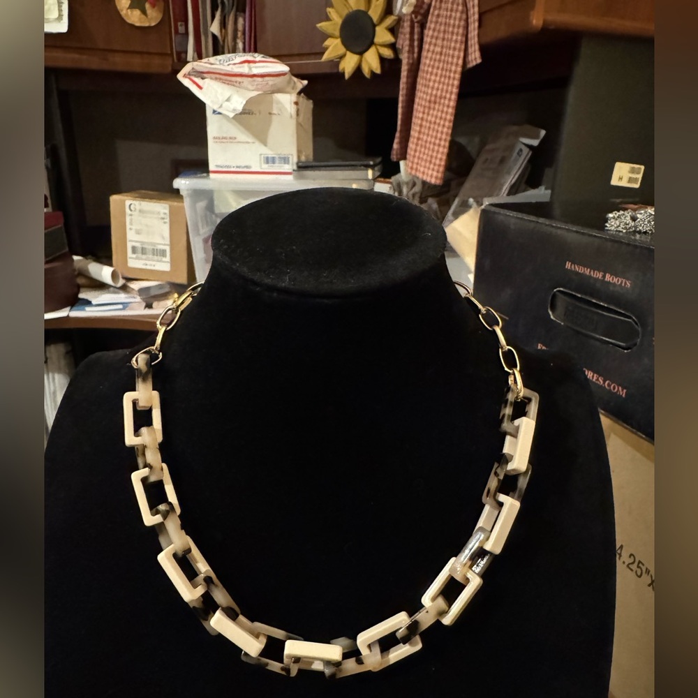 LOFT  Gold Tone Cream And Animal Print Resin Links Necklace 15 1/2"